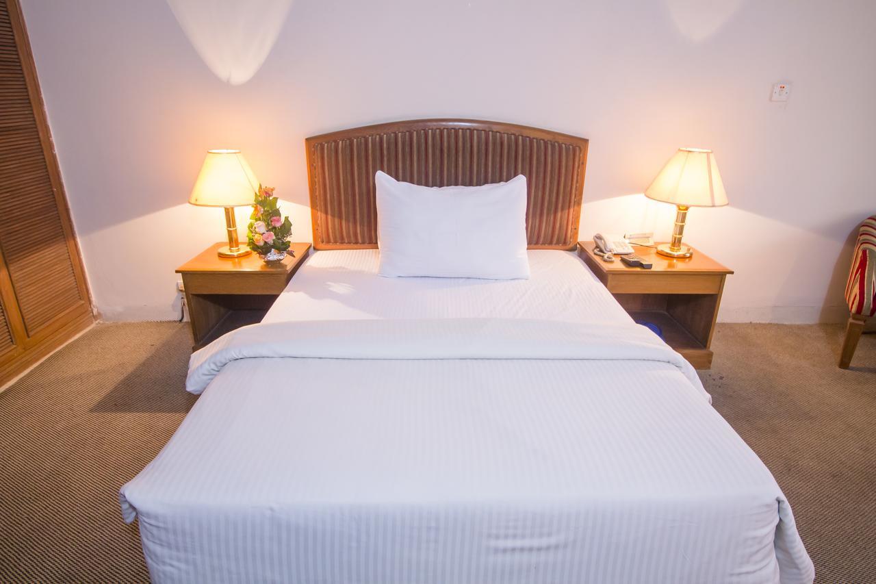 Hotel Swiss Park Ντάκα Εξωτερικό φωτογραφία